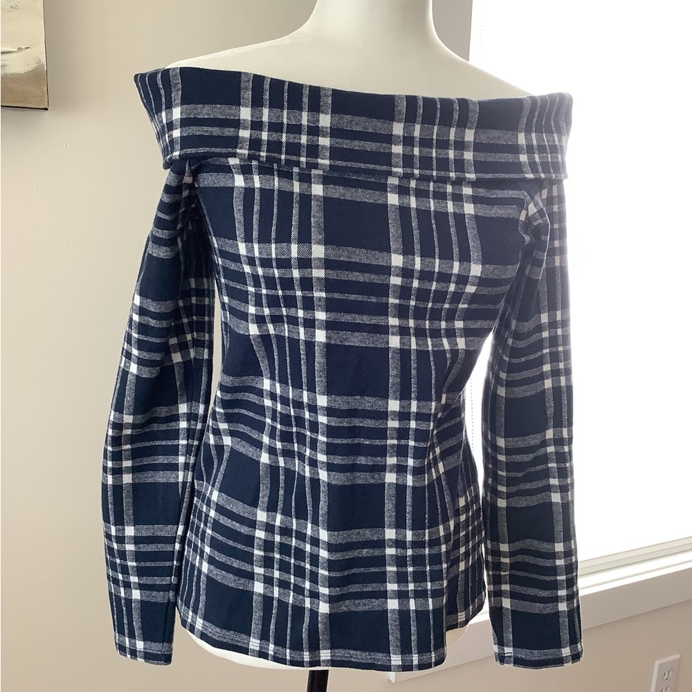 Banana Republic Navy and White Plaid Off-Shoulder Top .. 🦋
